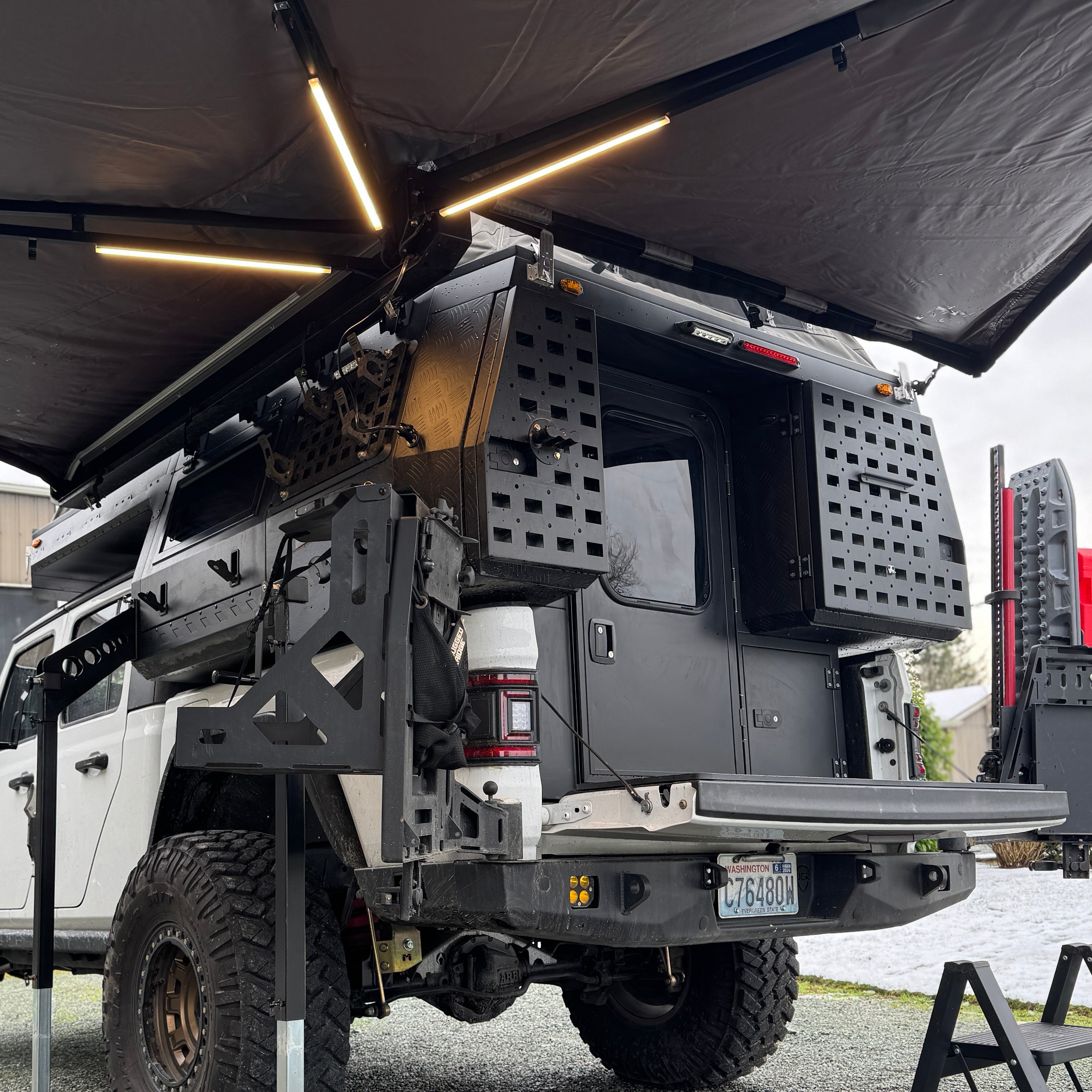 on jeep gladiator rear view with awning out